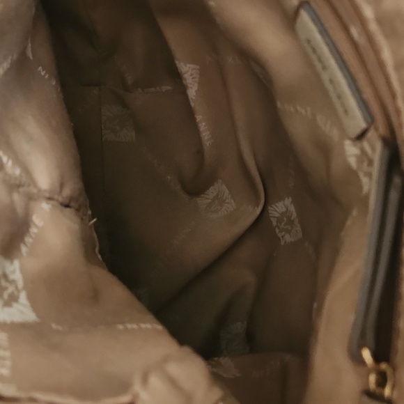 Anne Klein bucket pink and cream bag - Picture 5 of 15